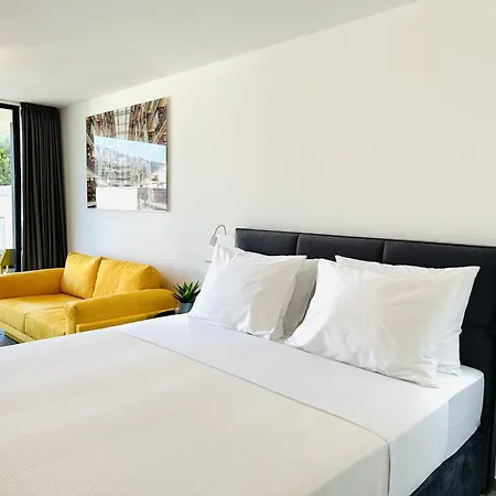 The Urbanite Apartman